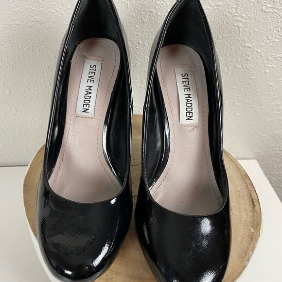 Steve Madden Black Unitty Leather Heels Size 6 EUC - Picture 2 of 6